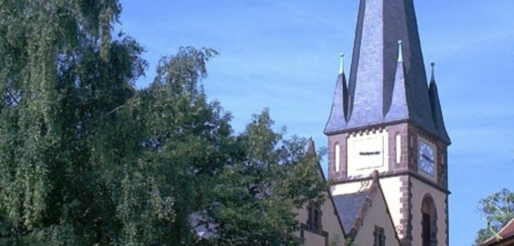 Evangelische Kirche St. Petri und Pauli in Neundorf, Außenaufnahme